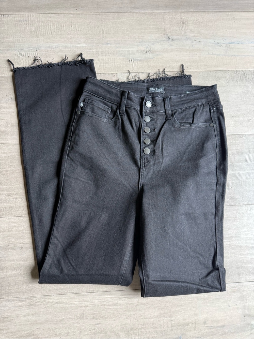 NEOT Judy Blue High-Rise Black Button-Fly Women’s Jeans (134)